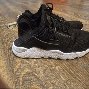 Nike Black and White Athletic Shoes